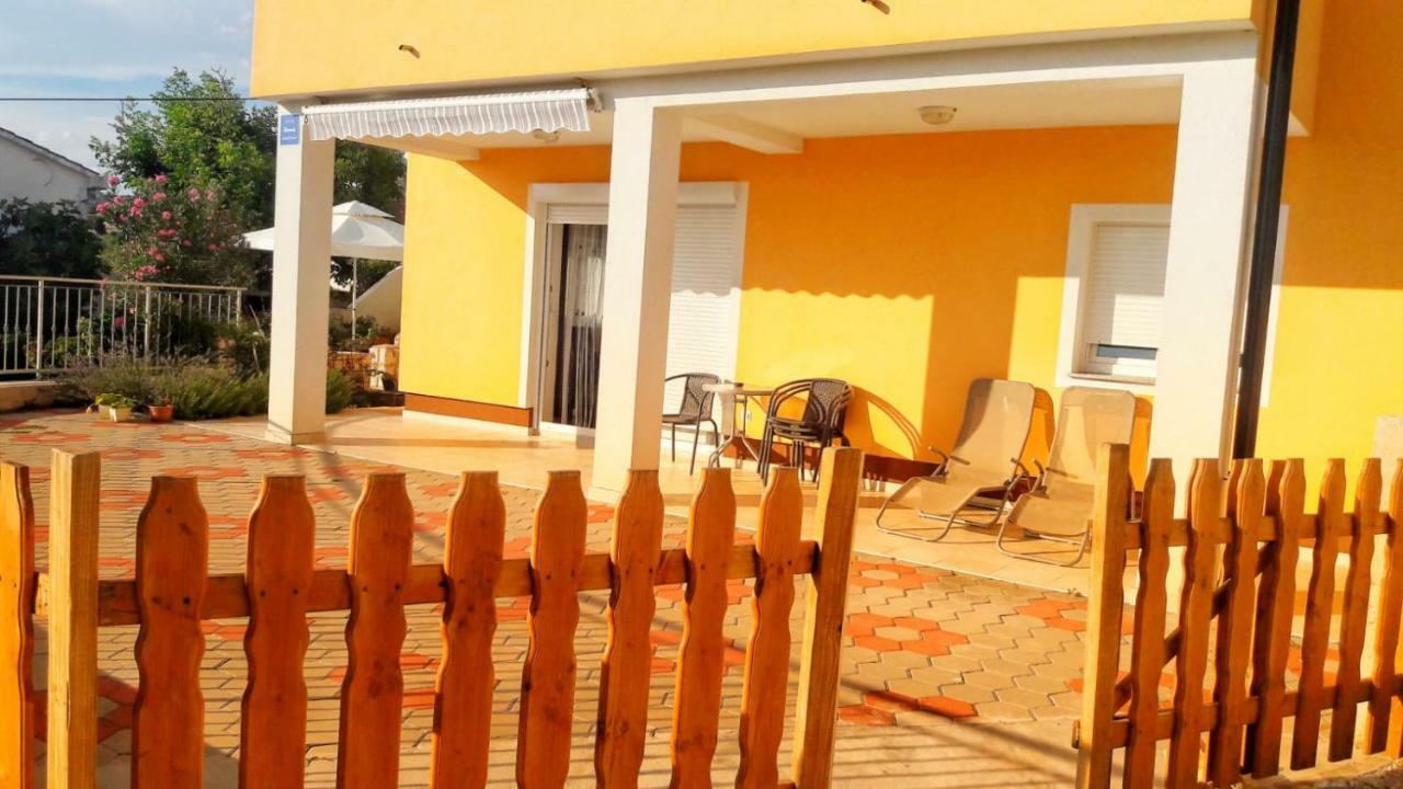 Apartman Kolan Exterior foto